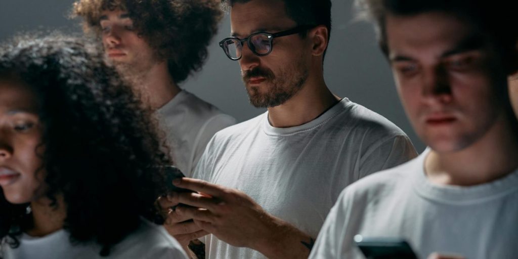 This article offers a practical roadmap for turning 2026's overwhelming data landscape into actionable strategic insight. It explains what an information societ...