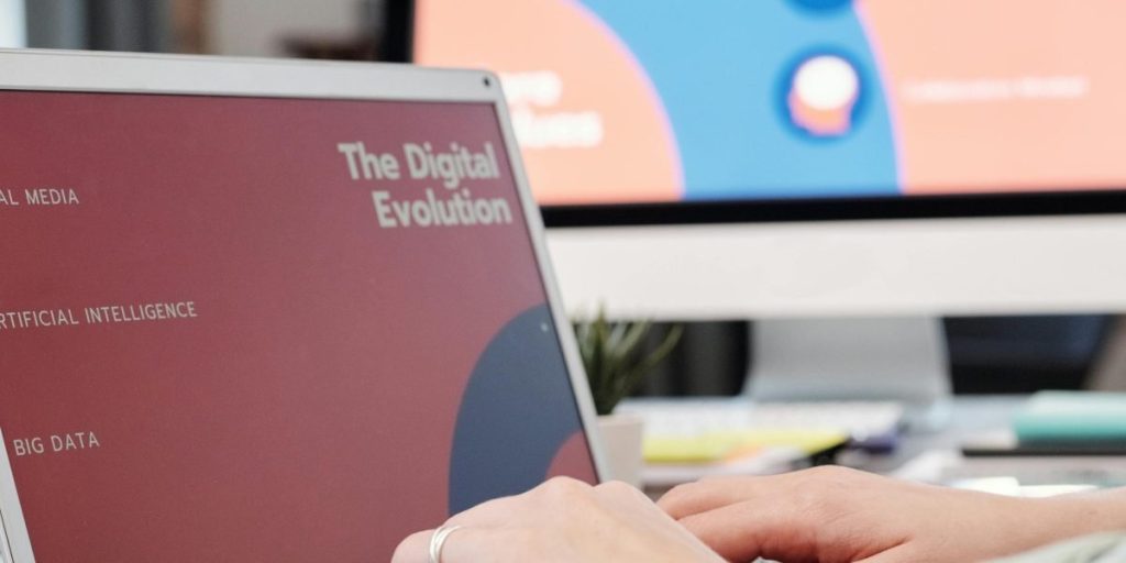 Information overload in 2026 makes it hard for tech founders, executives, investors, and operators to find reliable, actionable insight. This article explains w...